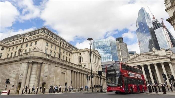 Londra'da Filistin yürüyüşüne gitmek isteyen 82 aşırı sağcıya gözaltı