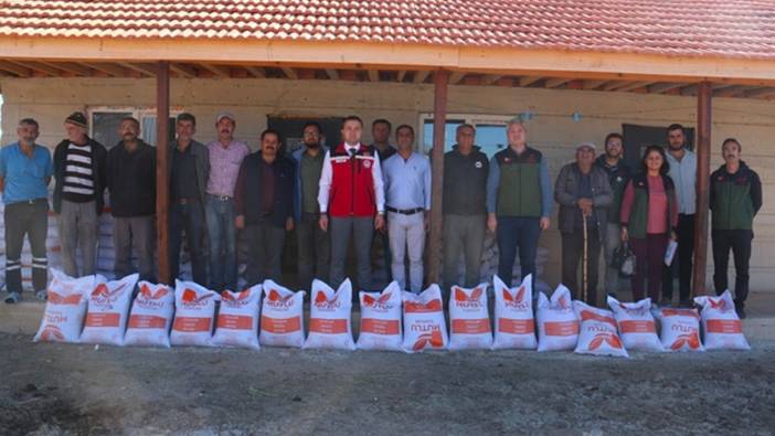 Kırşehir Tarım ve Orman Müdürlüğü, çiftçilere Macar fiği tohumu dağıttı