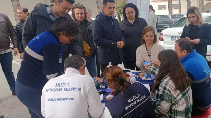 Büyükşehir sağlık ekipleri 13 ilçede şeker ölçümü yapıyor