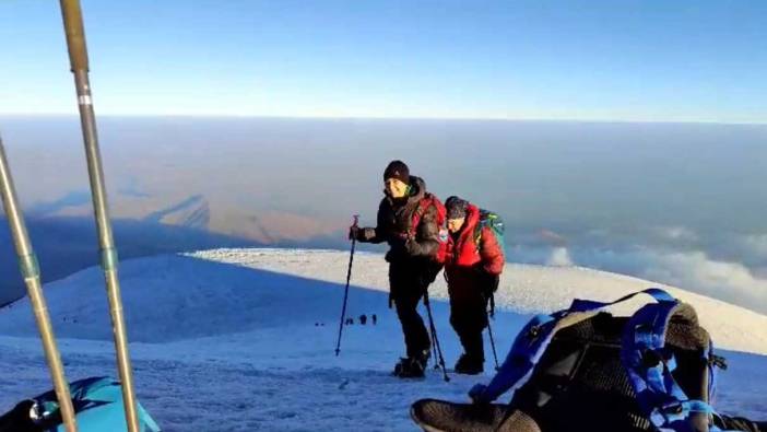 Ağrı Dağı turistleri ağırlamaya devam ediyor