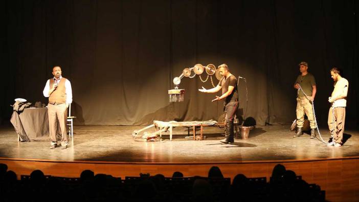 Van’da ‘Ceza Sömürgesi’ oyunu sahnelendi