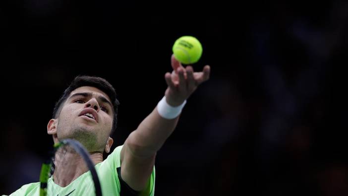 Carlos Alcaraz, ATP Finalleri'ne yenilgiyle başladı