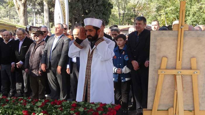 Cesedi asitle eritilen iş adamı için gıyabi cenaze namazı kılındı