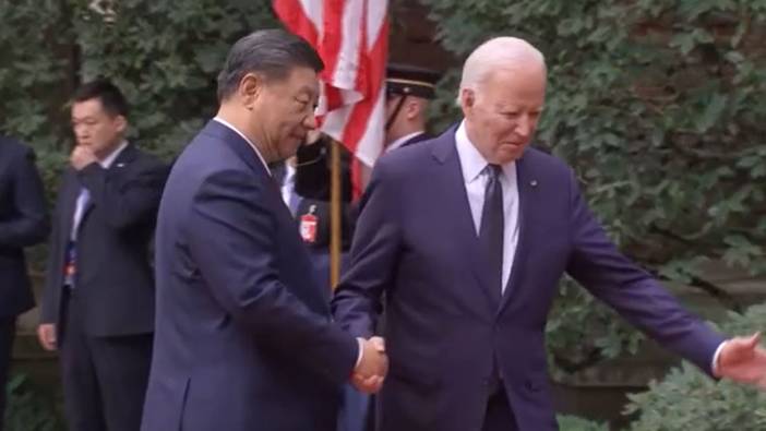 Biden ve Xi 1 yıl aranın ardından ilk kez yüz yüze görüştü