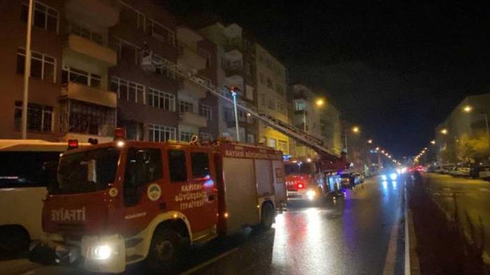 Hatay'da park halindeki motosiklet yandı