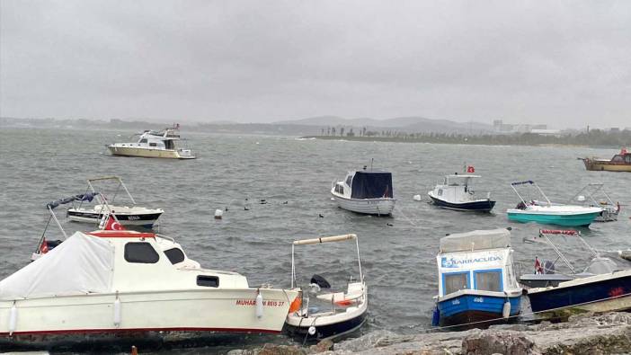 Tekneler fırtınaya dayanamadı, karaya vurdu!