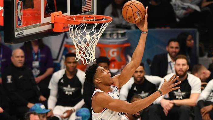 Milwaukee Bucks, Antetokounmpo'nun 40 sayısıyla Mavericks engelini aştı