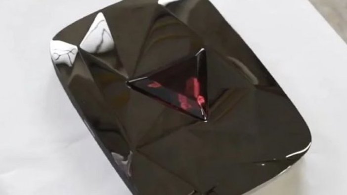 İşte YouTube'un 100 milyon abone ödülü