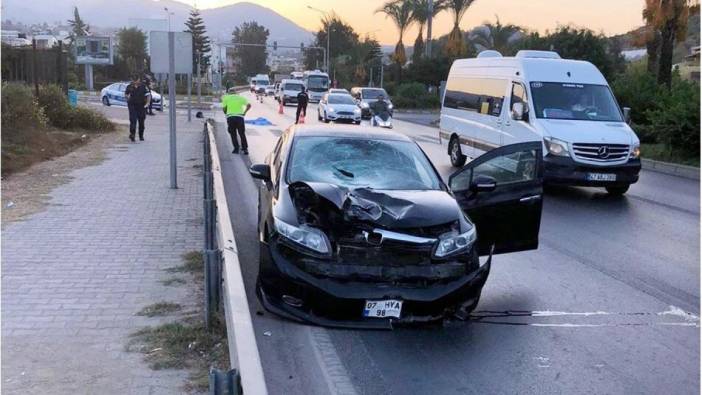 Antalya'da otomobilin çarptığı yaya yaşamını yitirdi