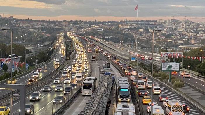 İstanbul'da okulların yeniden açıldı: Sabah trafik yoğunluğu oluştu