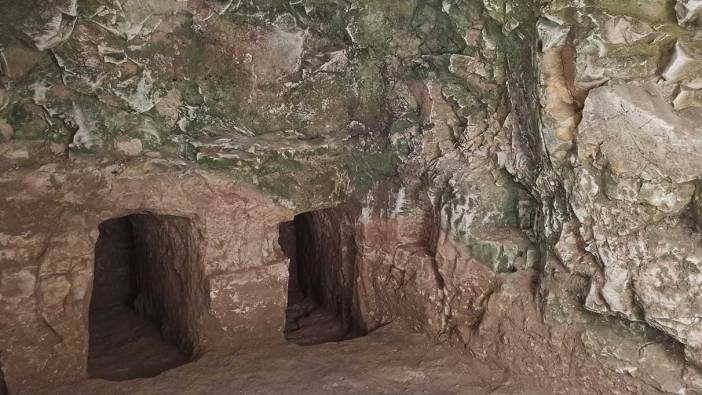 Adıyaman'da kaçak kazılarda 1900 yıllık oda mezarı bulundu