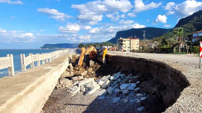 Dev dalgalar sebebiyle çökmüştü: Onarım çalışması başlatıldı