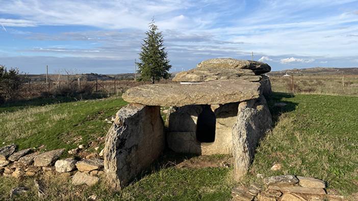 Traklar'dan miras dolmenlerin korunması talebi