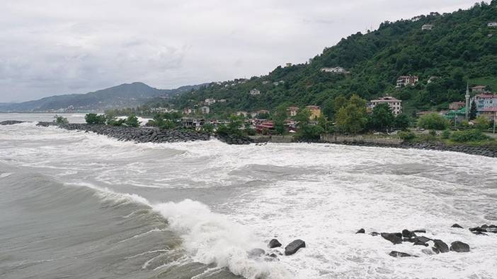 Batı Karadeniz'in kıyı kesimleri için kuvvetli rüzgar ve fırtına uyarısı