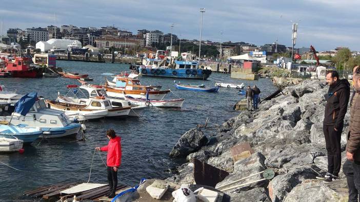 Pendik’te şiddetli rüzgarda 4 balıkçı teknesi battı