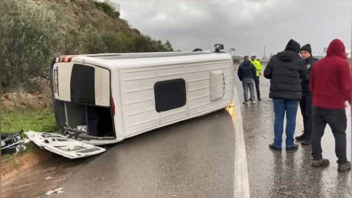 Kocaeli’de işçi servisi devrildi : 9 yaralı