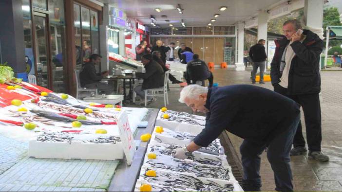 Ordu’da hamsi 25 liraya geriledi: Vatandaşlar yoğunluk oluşturdu