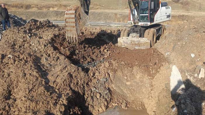 Hakkari'de su şebekesi patladı