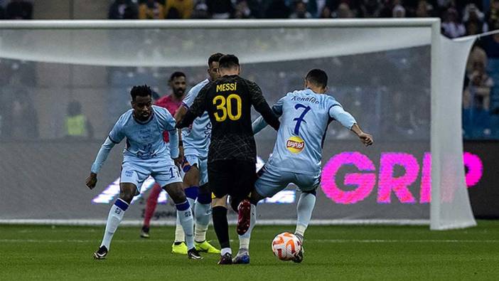 Messi ile Ronaldo bir kez daha karşı karşıya