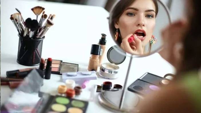 Rüyada makyaj yapmak ne anlama gelir? Rüyada makyaj yapmak nedir?