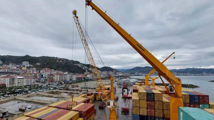 Giresun Limanı'nda konteyner Tekirdağ Limanı'na doğru yola çıktı