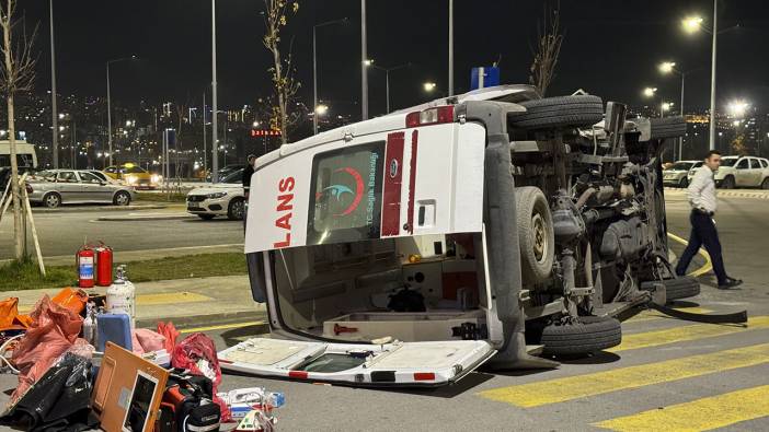 Başkent'te feci kaza: Hasta taşıyan ambulans devrildi