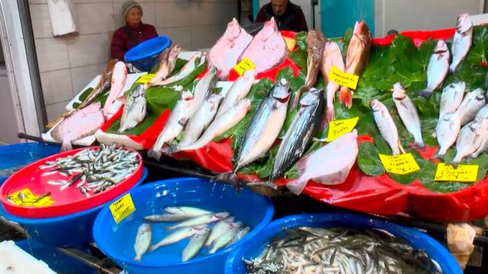 Sağanak yağışlar en çok hamsiye yaradı: Kilosu 50 liraya kadar düştü