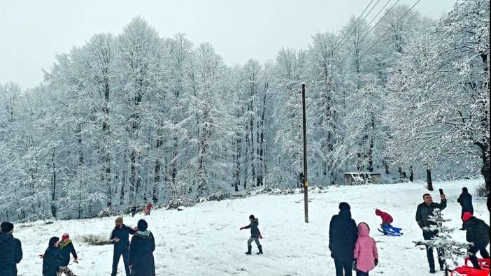 Samsun'da beklenen kar yağışı  kar yağışıyla beyaza büründü