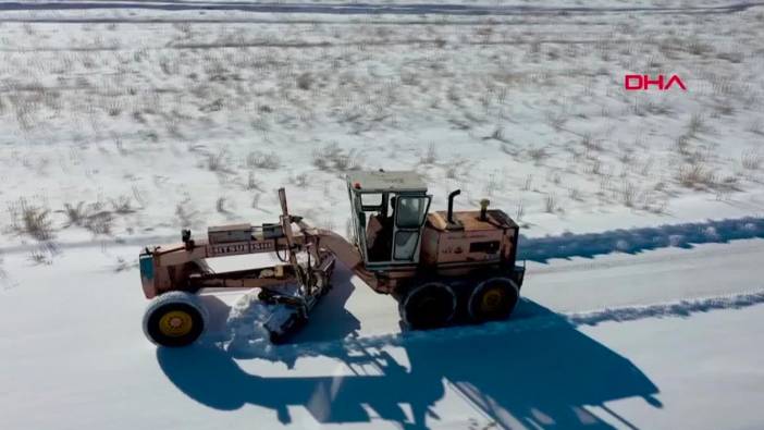 Van'da ulaşıma kar engeli