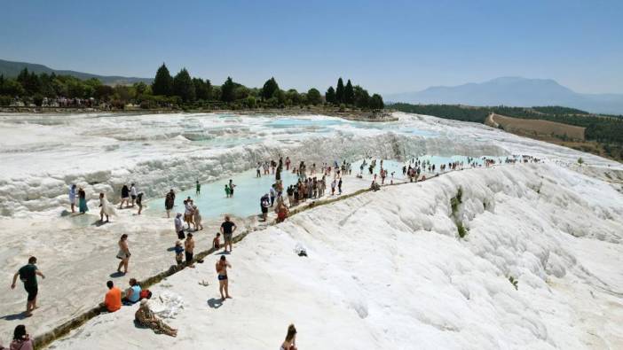 Beyaz cennet Pamukkale'de ziyaretçi rekoru!