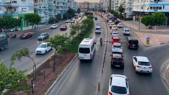 Antalya’da motorlu kara taşıtları sayısı 1 milyonu geçti