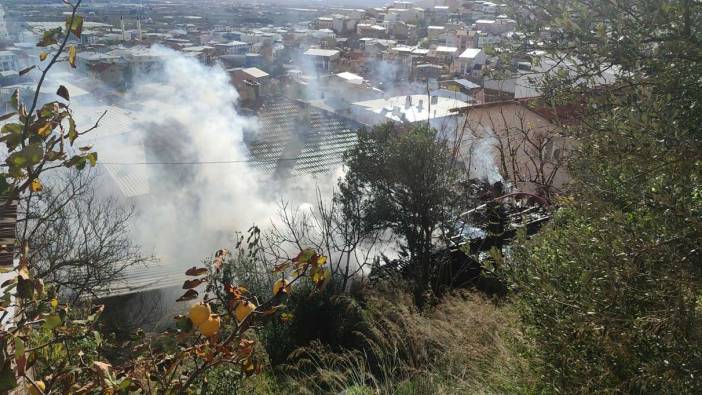 Bursa'da yangın! 5 çocuğu ile alevler arasından çıktı