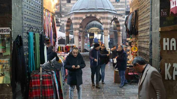 Diyarbakır’da vakıf kiracıları ayaklandı: Zamlara tepki gösterdiler