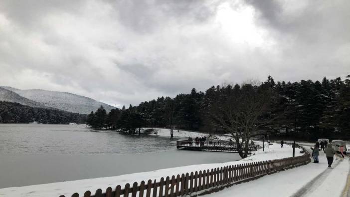 Gölcük Tabiat Parkı buz pistine dönüştü