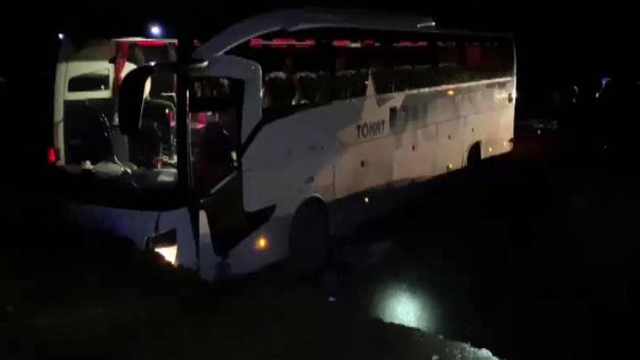 Amasya'da yolcu otobüsü kontrolden çıkarak çukura saplandı: 6 yaralı