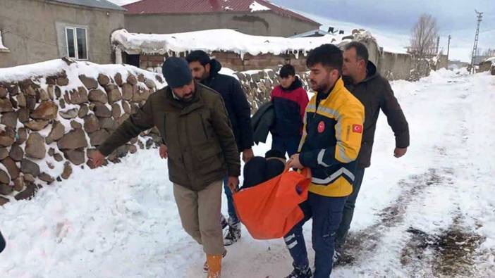 Van'da kardan yolu kapanan kanser hastasının imdadına ekipler yetişti