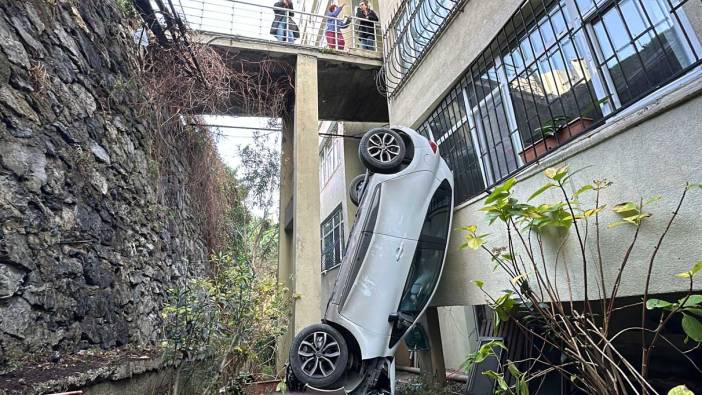 Beşiktaş'ta kaza! Otomobiliyle evin boşluğuna uçtu