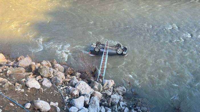 Ordu'da otomobil dereye yuvarlandı: 3 kişi yaralandı