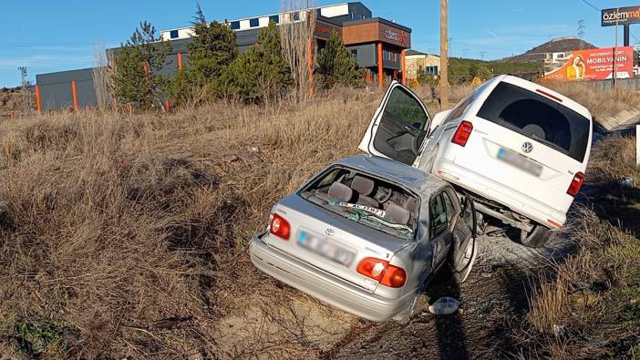 Kaza yapan araçlar sulama kanalına düştü: 5 yaralı