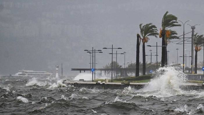 İzmir'de vapur seferleri iptal oldu!