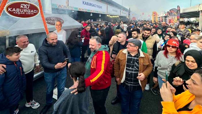 Binlerce İstanbullu Adana Kebaba doydu