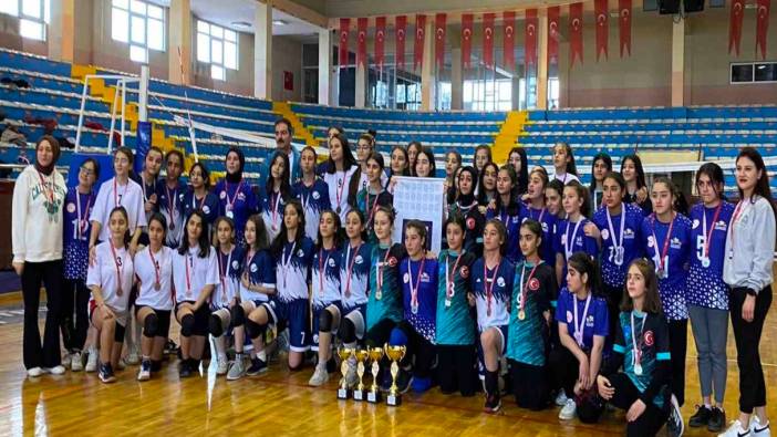 Voleybolda Aşkale rüzgarı esti