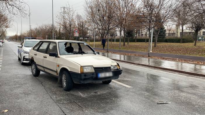 Otomobilin çarptığı çocuk, üşümesin diye vatandaşlar üzerine ceket örttü