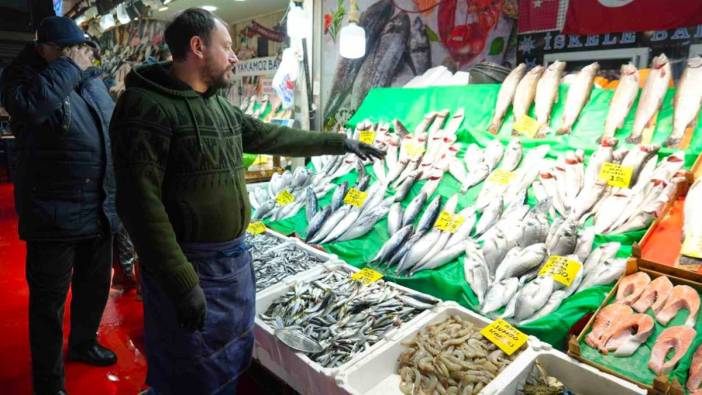 Kar yağışı ve fırtına çıktı, balık fiyatları yükseldi