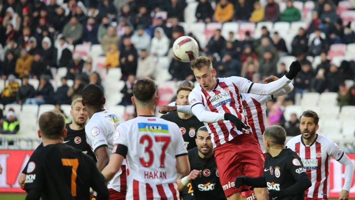 Galatasaray, Sivasspor ile 1-1'lik skorla berabere kaldı