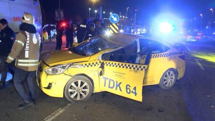 Pendik'te kontrolden çıkan taksi takla attı