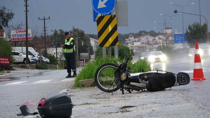 Antalya’da motosiklet ile otomobil çarpıştı