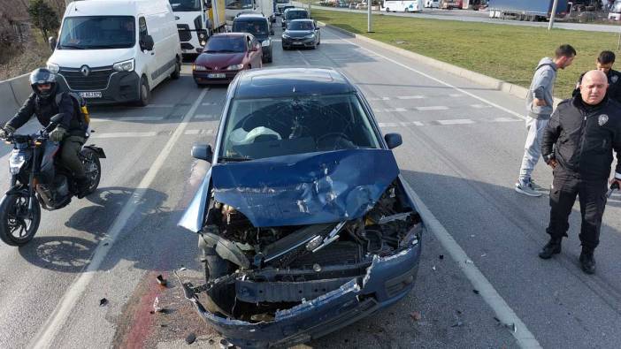 Samsun'da trafik kazası! Otomobil kamyona arkadan çarptı Yaralılar var