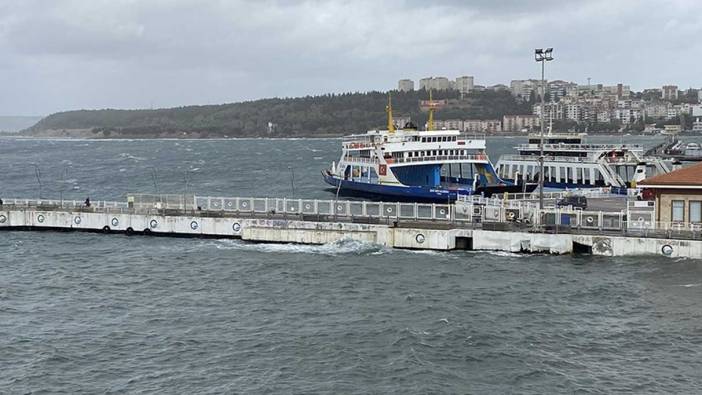 Çanakkale'de fırtına engeli! Yarınki feribot seferleri iptal edildi