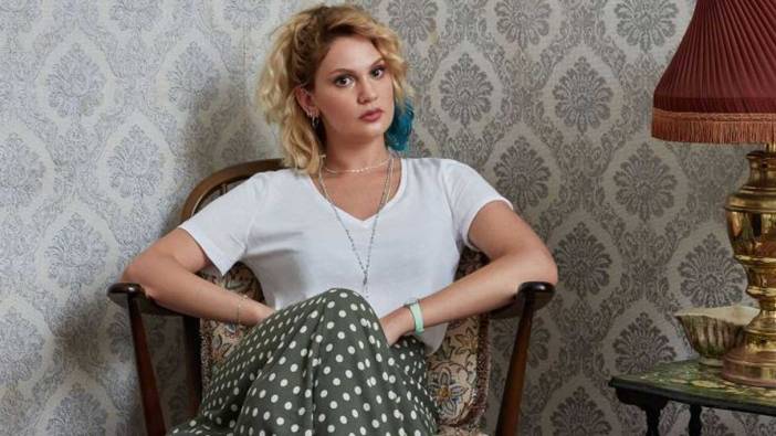 Oyuncu Farah Zeynep Abdullah, takipçilerinin regl sorusuna bakın nasıl cevap verdi